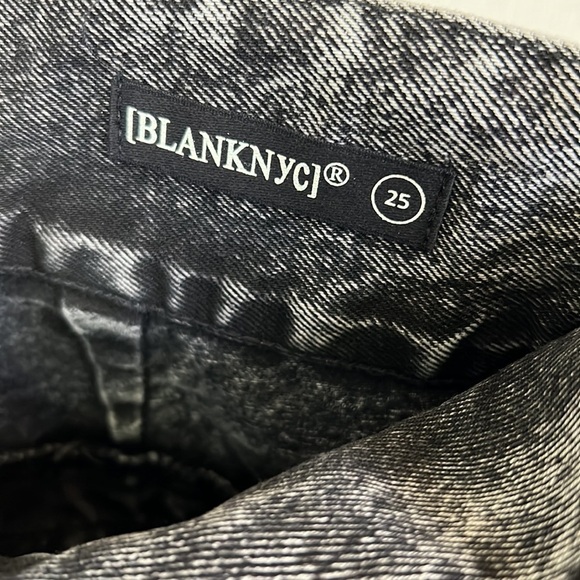 Blank NYC When In Rome Black Acid Wash High Waist Paperbag Jeans Size 25 - Picture 9 of 14